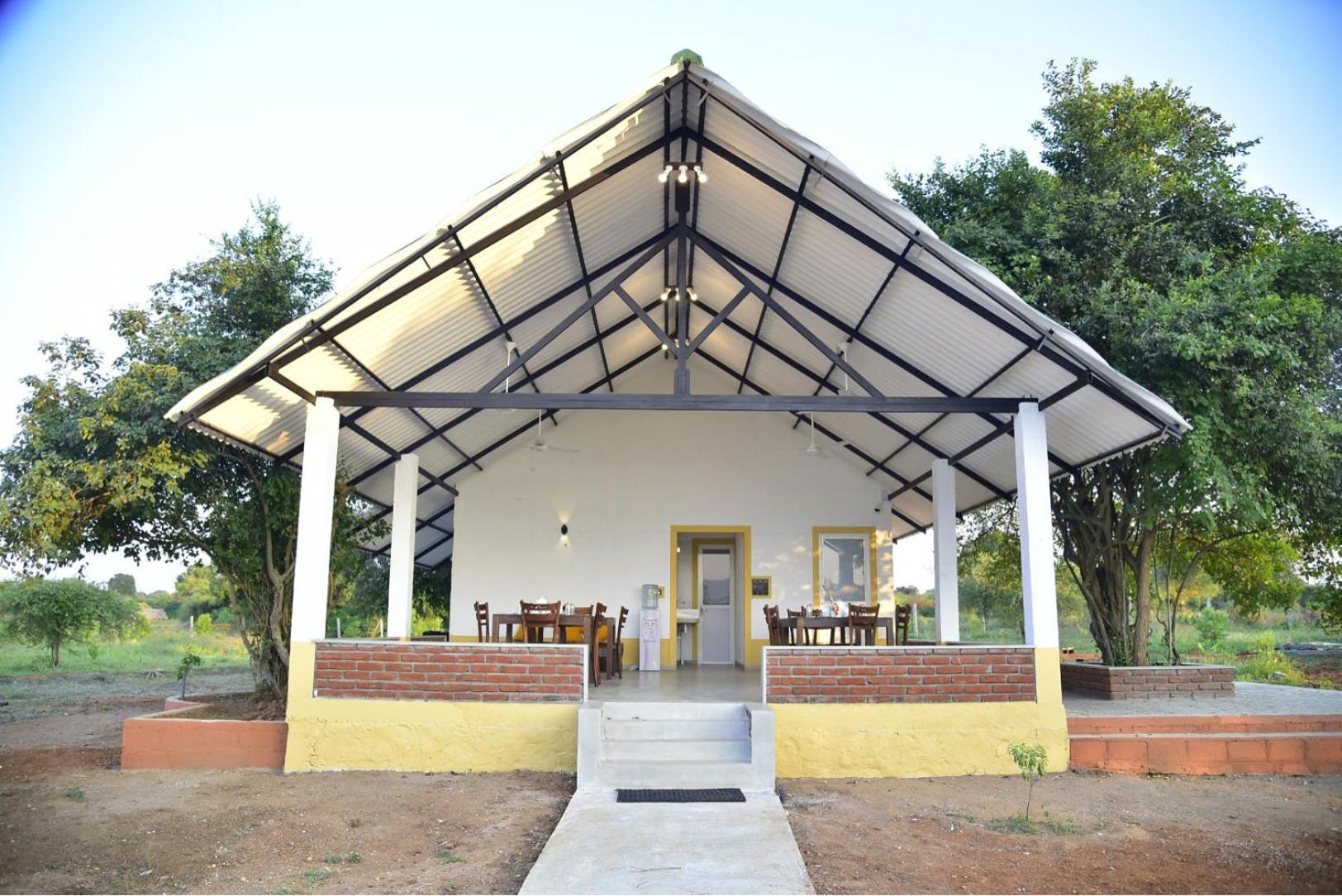 Thihawa Eco Huts Yala Bed and Breakfast Tissamaharama Exteriör bild